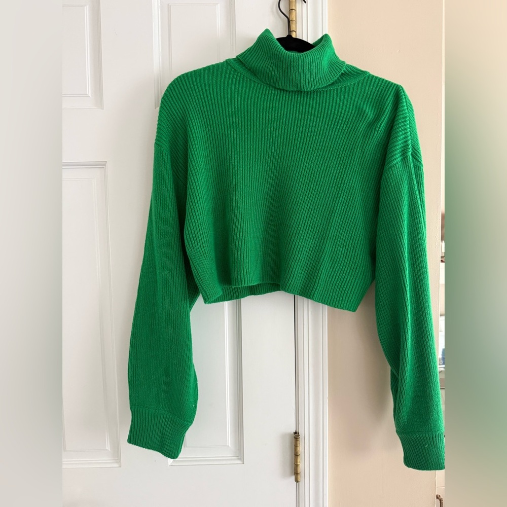 Green Turtleneck Cropped Sweater